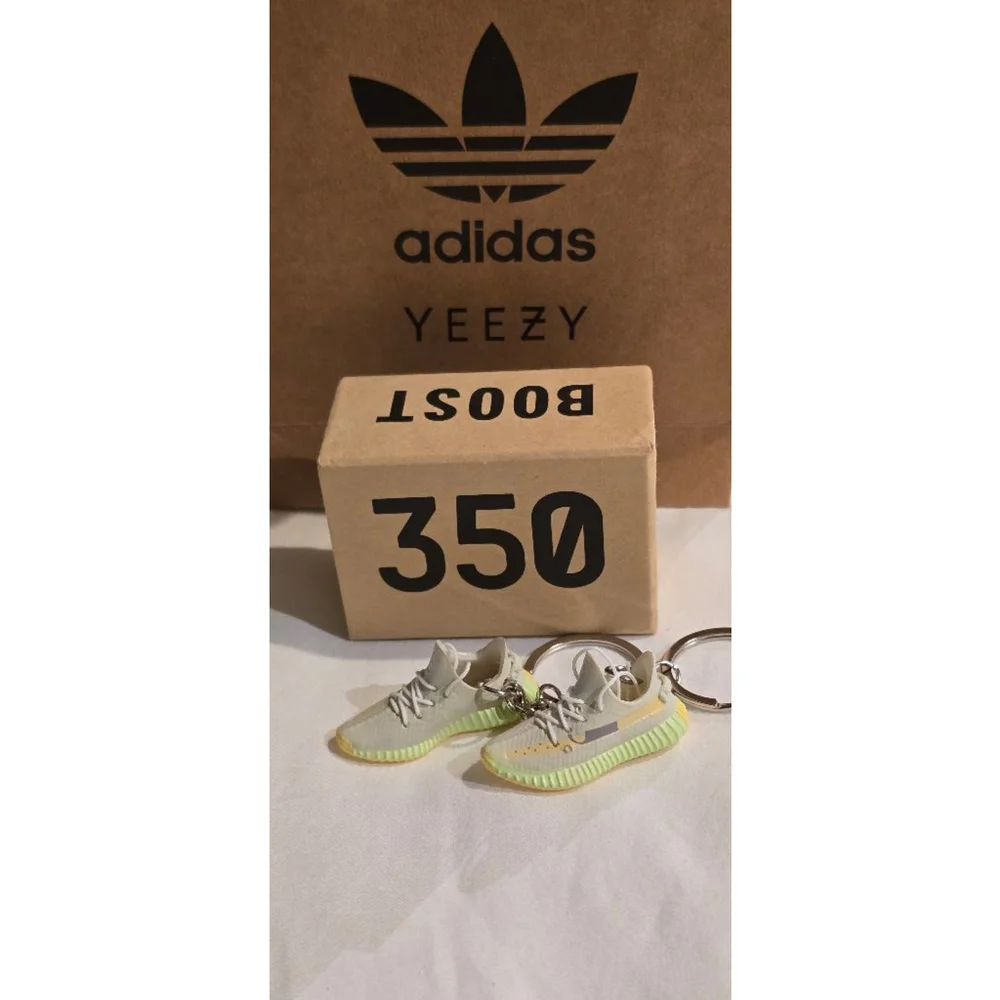 Unisex Sneaker Keychain Set with Box and Bag Light Green One Size